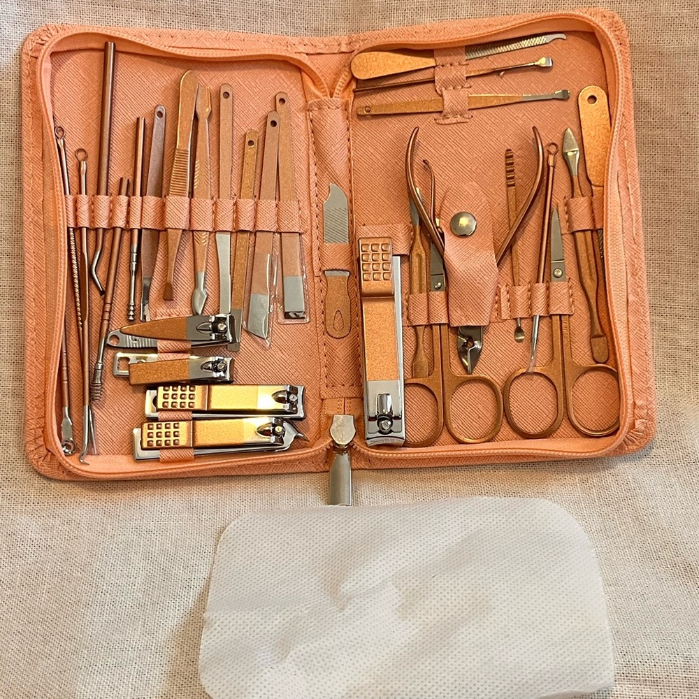 Beautiful Premium Grooming Kit in Pink Case
